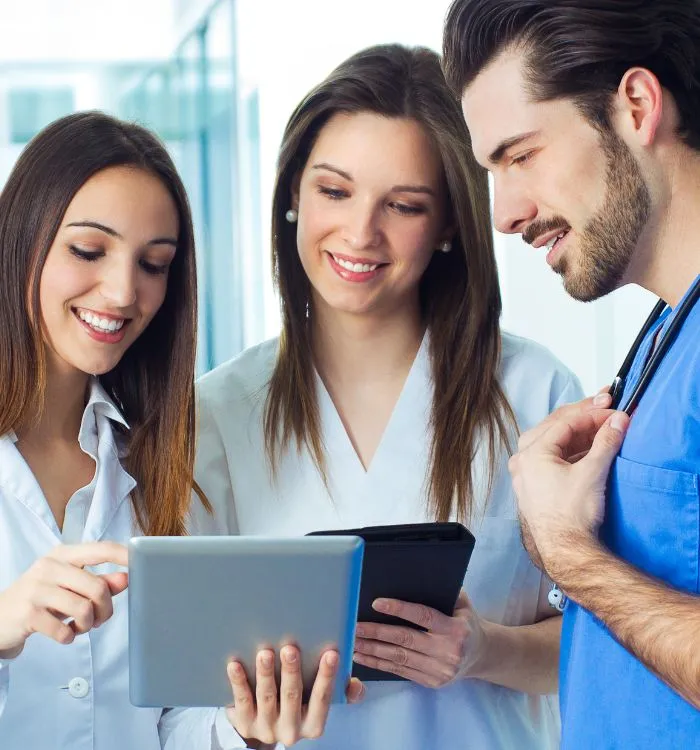 Maniba_RCM_Home_Page_Group_Of_Doctor_Checking_Medical_Billing_Training